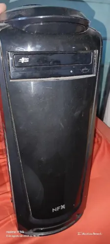 Gabinete gamer com 6 fans coolers instalados, 3front,2sup e 1traz,Leitor CD, e todos fios.