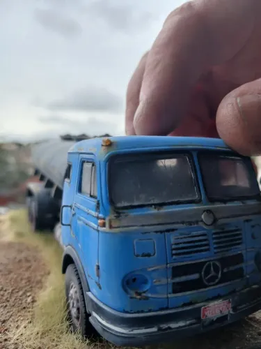 Miniatura Mercedes-Benz Lp escala 1/43