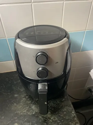 Air Fryer Britânia 4,2L 2 meses de uso