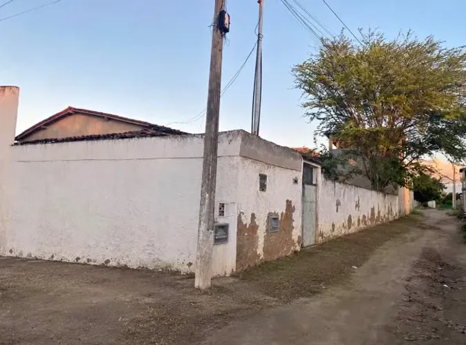 Terreno com Casa - Sítio Salgadinho