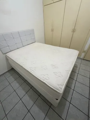 Cama seminova, super conservada! ?