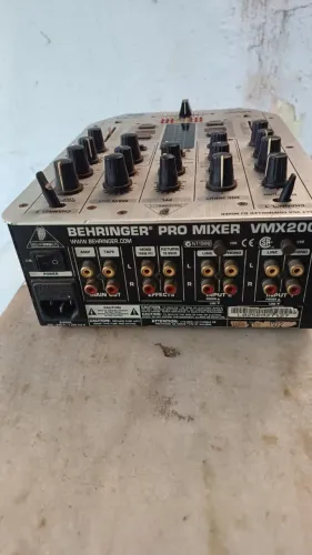 MIXER BEHRINGER VMX 200