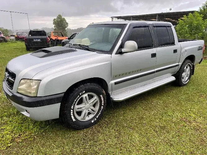 Chevrolet S10 Pick-up STD 2.8 4X4 CD TB Int.dies. 2004