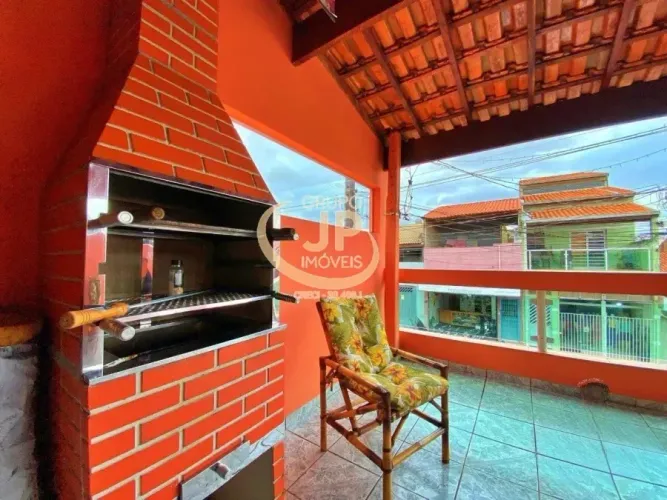 Sobrado no Jd. São Conrado/ 4 Dorm./ 1 Suíte/ Varanda/ 2 Vagas/ Só 380 mil!