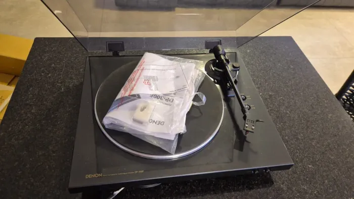 Toca disco Denon DP 300 F