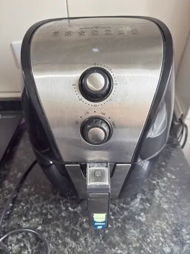 Vendo Airfryer Britânia 5L