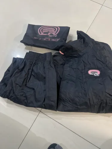 Capa de chuva Califórnia racing
