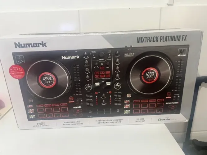 Controlador Dj Numark Mixtrack Platinum Serato 4 Decks