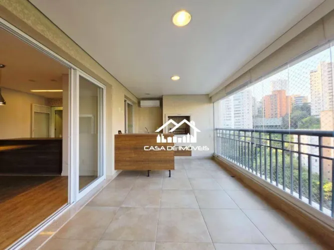 Vende apartamento de 141m², com 3 suítes, 3 vagas e varanda gourmet na Vila Andrade