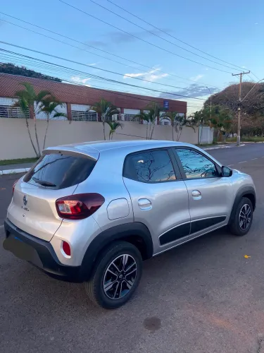 Renault Kwid Intense 1.0 Flex 12V 5P Mec. 2023