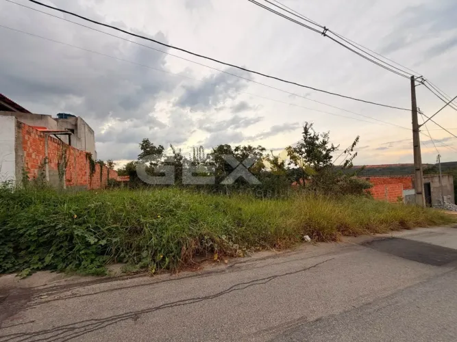 Terreno à Venda no Residencial Lagoa Park em Divinópolis MG.