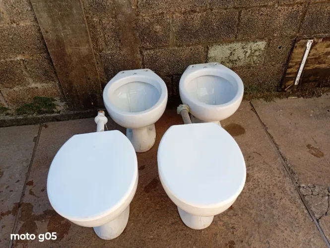 Vaso sanitário convencional branco