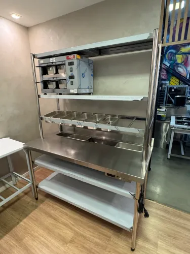 Mesa Hambúrguer com pista aquecida 1,50x0,70 com banho maria 
