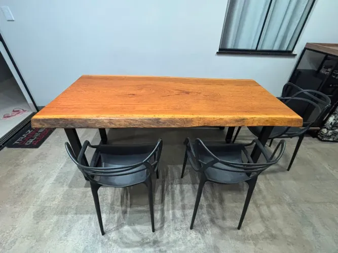 Mesa em Madeira Area Externa