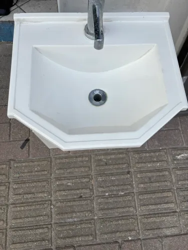 Gabinete de banheiro e pia 