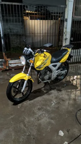 CBX Twister 250 amarela