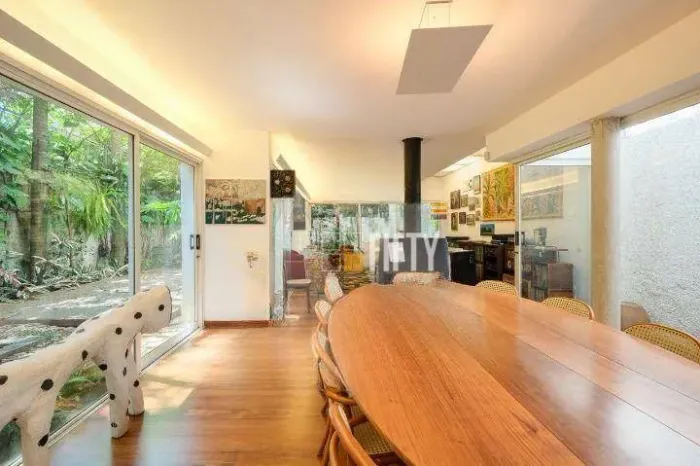 Casa de Vila com 4 Quartos para alugar, 263m² , Itaim Bibi, SP.
