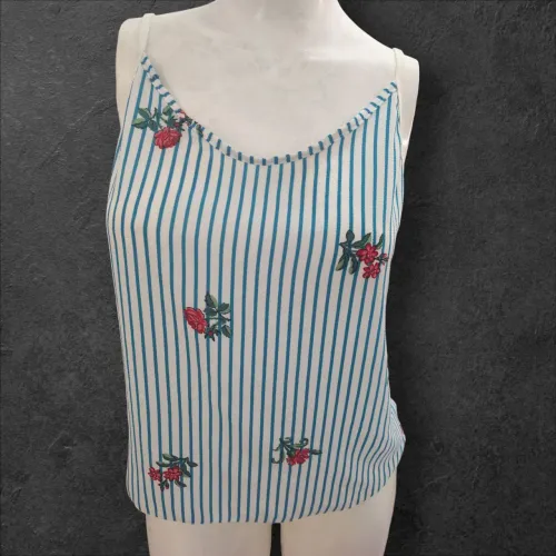 Blusa de alcinha floral