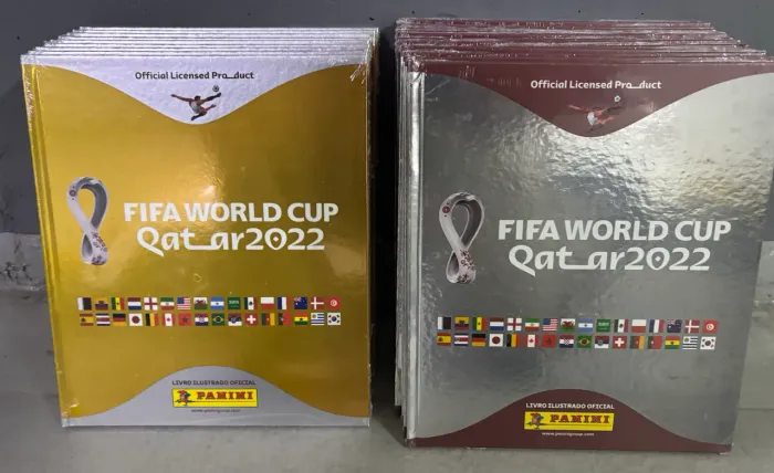 ÁLBUM QATAR 2022 - CAPA DURA OURO e PRATA ?LACRADO?