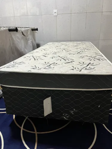 VENDE-SE CAMA SOLTEIRO SEMINOVA