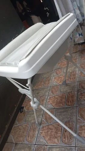 Banheira com suporte e trocador