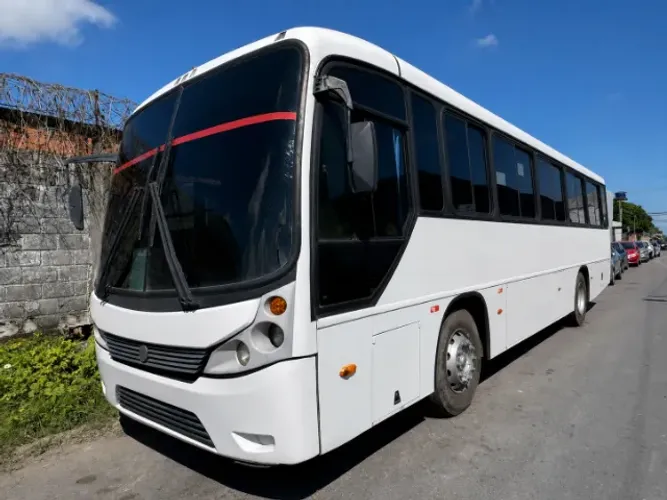 Ônibus Comil Versatile Rodoviário
