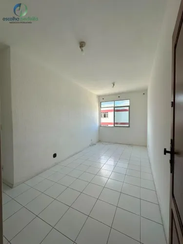 Apartamento 2 Quartos Nascente com Dependência em Itapuã, Salvador