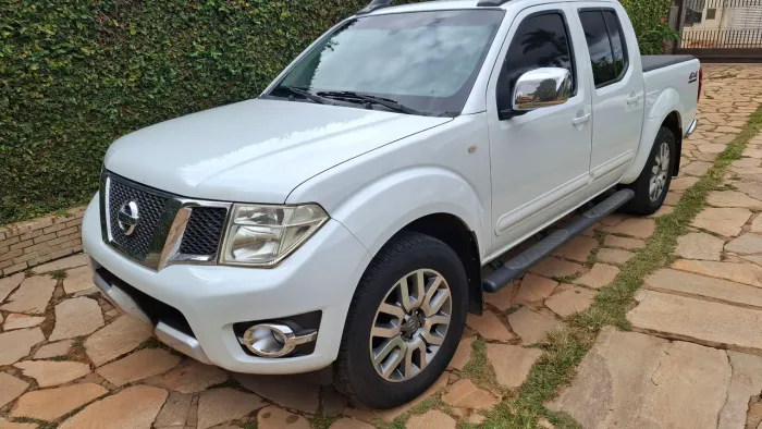 Nissan Frontier SL CD 4X4 2.5tb Diesel AUT 2014