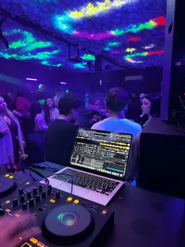 Equipamento DJ + Maleta + mackbook