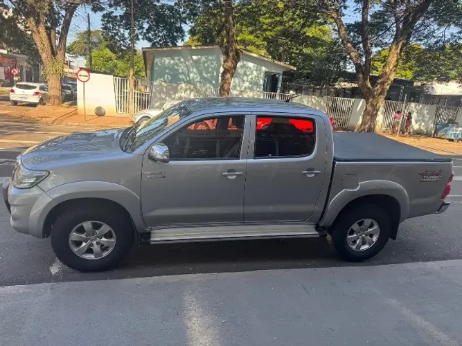 Toyota Hilux CD SRV D4-d 4X4 3.0 TDI Diesel AUT 2015