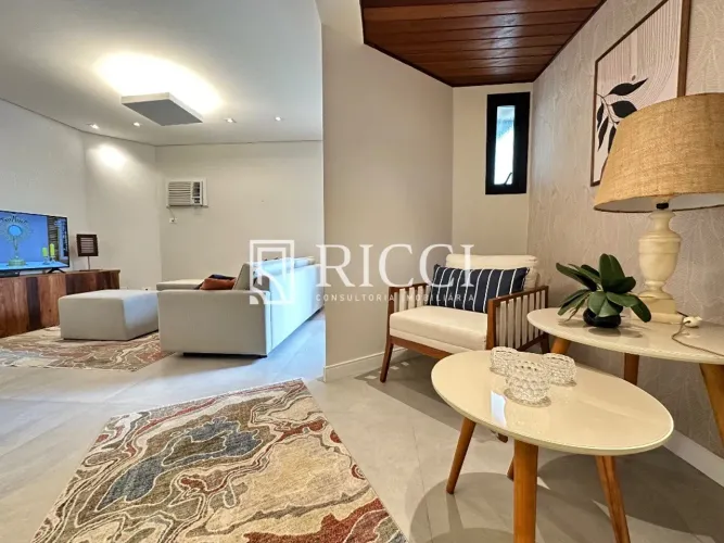 Apartamento Reformado com 4 Dormitórios ? Canal 3, Santos