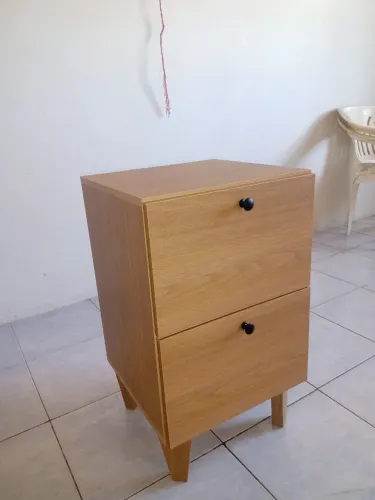 Gaveteiro na cor freijó.