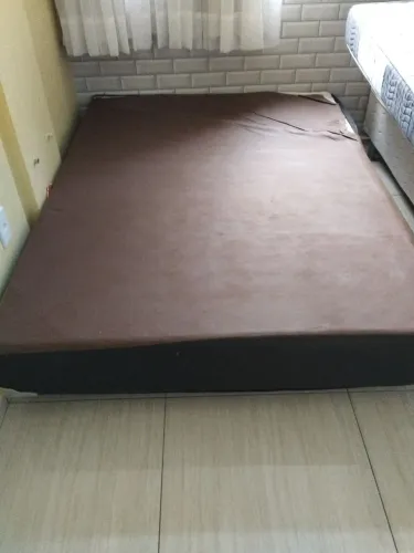 Doação de base de cama de casal