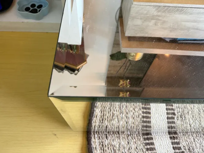 Mesa de centro, espelho bisotado.