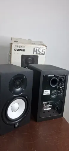 Yamaha hs5