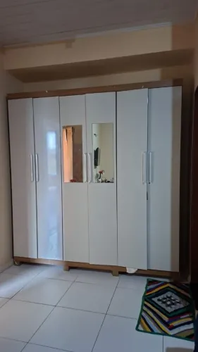 Guarda-roupa 6 portas