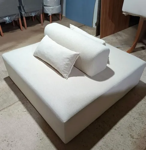 Puff com encosto removível