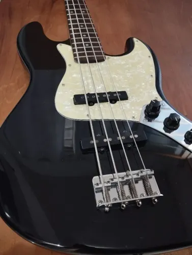 Contrabaixo Eagle Jazzbass Preto