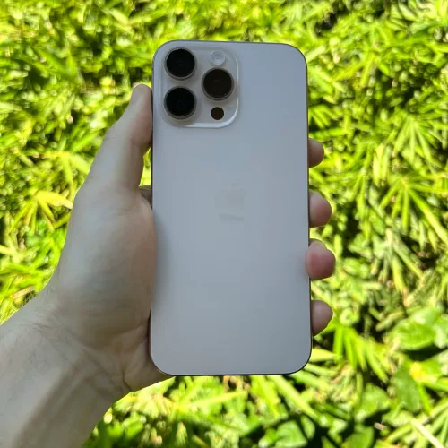 iPhone 16 Pro Max 256GB - Titânio Natural