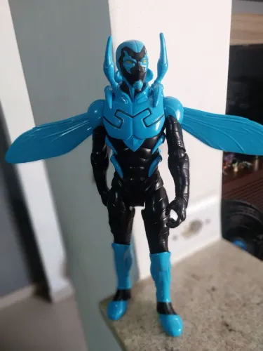 Boneco Besouro Azul