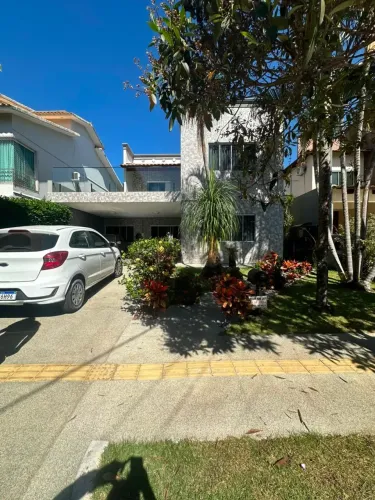 Sobrado para venda com 247 metros quadrados com 4 quartos