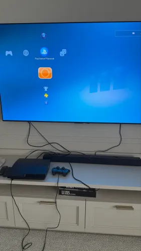 PlayStation 3 usado (único defeito é o CD emperrar no leitor de disco)
