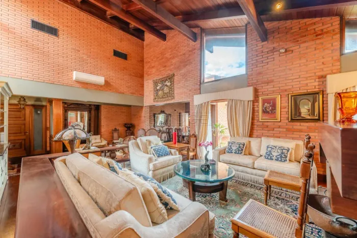 Apartamento estilo Uruguaio com 274 m2 com 3 quartos no Bairro Bela Vista - Porto Alegre -