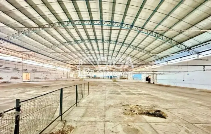 GALPÃO COM 3.500M² PARA LOCAÇÃO R$30.000,00