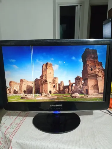 Monitor Samsung Widescreen B1930n Lcd 18.5 Preto 100v/240v Leia o anúncio !