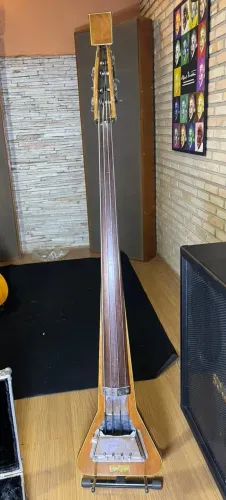 Contrabaixo elétrico vertical Framus (com Hard Case)