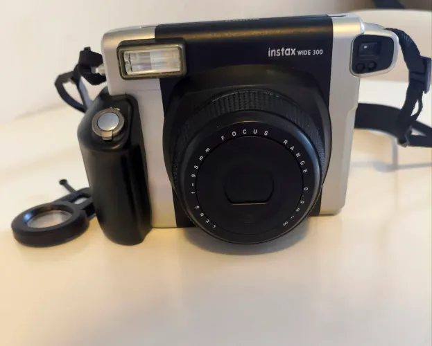 Câmera Instantânea Fujifilm Instax Wide 300 - Quase Nova