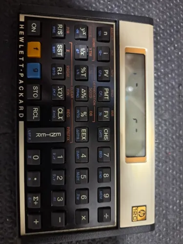 Calculadora HP 12C com defeito no visor (TIRAR PEÇAS)