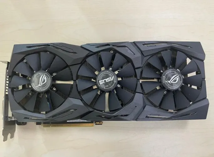 Placa de vídeo Asus GTX 1080Ti Rog strix