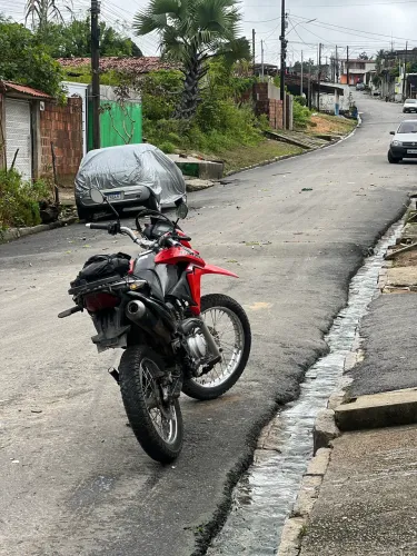 Bros 150 completa troca e vende?